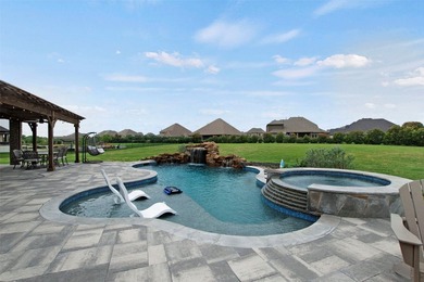Luxurious one-story home located on a quiet cul-de-sac in a - photo 36