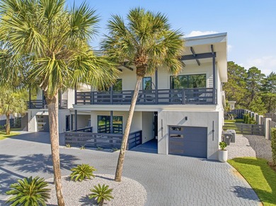 Set on just over half an acre in the heart of Blue Mountain - photo 1