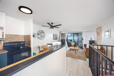 Enjoy the best of North Shore living in this charming 2-bedroom - photo 2