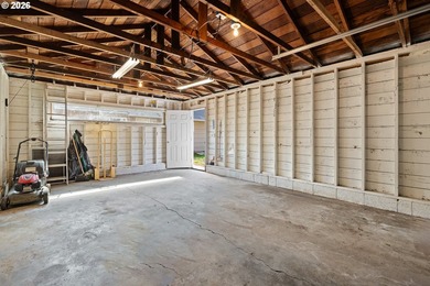 Lovingly cared for home is now available. Property has been - photo 19