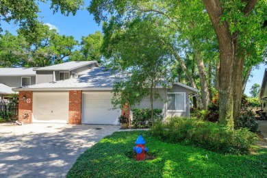 Lake Condo For Sale in Altamonte Springs, Florida