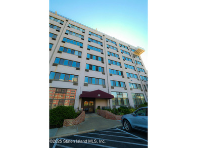 (private lake, pond, coastal) Home For Sale in Staten Island New York