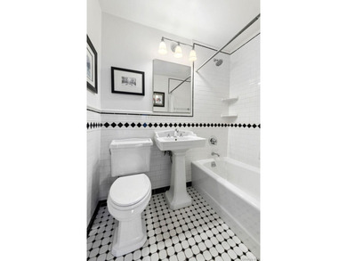 Welcome to Residence 11CD at 140 West End Avenue, a sprawling - photo 9