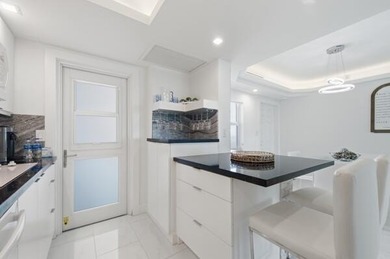 Welcome to Paradise! Turnkey furnished condo with spectacular - photo 13