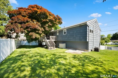Welcome home to this charming and beautifully maintained - photo 19