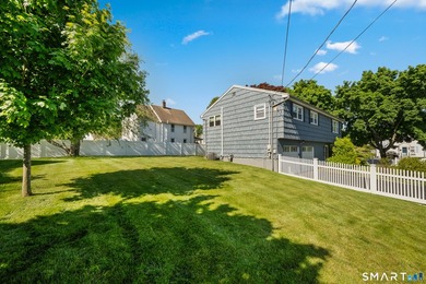 Welcome home to this charming and beautifully maintained - photo 20