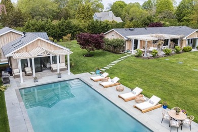 Set on a quiet street in the Montclair Colony section of Shelter - photo 22