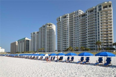 Beautiful 3 bedroom, 3 bath residence (with private parking spot - photo 1