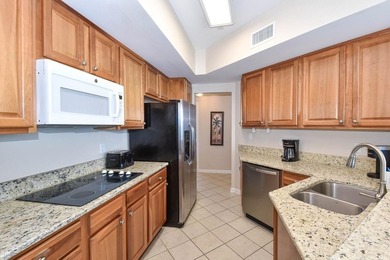 Beautiful 3 bedroom, 3 bath residence (with private parking spot - photo 7