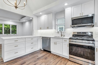 Completely Reimagined Designer Home - Gut Renovated to the Studs - photo 9