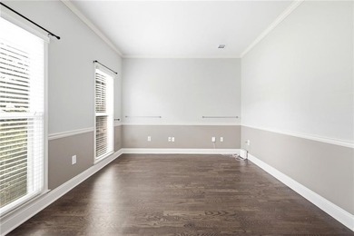 Welcome home to this beautifully updated Craftsman-style - photo 7