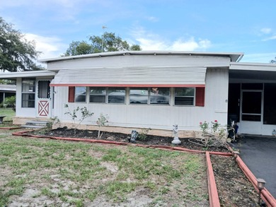 Mid Florida Lakes Area Home For Sale in Leesburg Florida