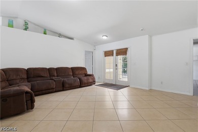 This move-in ready 3-bed + Den, 2-bath home sits on over 1 acre - photo 6