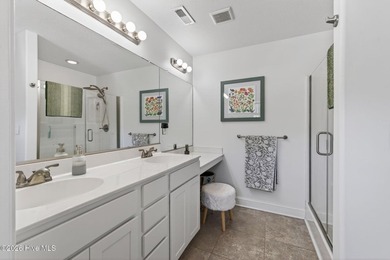 This beautifully maintained 4-bedroom 2 story home in Rosewood - photo 17