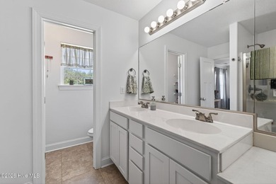 This beautifully maintained 4-bedroom 2 story home in Rosewood - photo 19