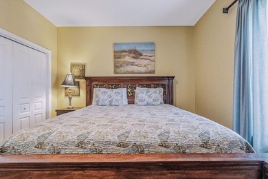 Beautifully furnished and meticulously maintained, this - photo 9