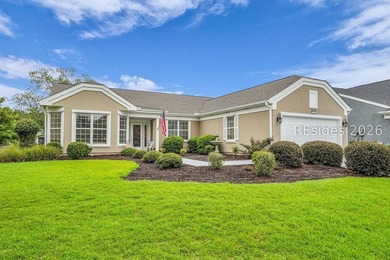 Don't miss this beautifully updated Lilac model overlooking a - photo 1