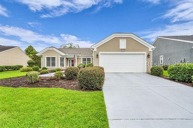 Don't miss this beautifully updated Lilac model overlooking a - photo 3