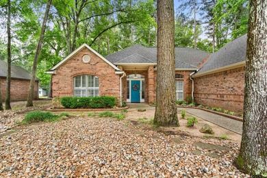 This home in the gated Hideaway Lake will impress the most - photo 3