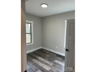 Newly built and quality construction in Black Mountain! Close to - photo 13