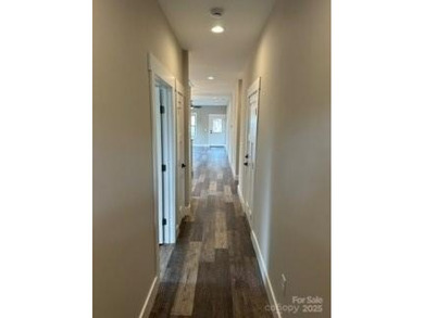 Newly built and quality construction in Black Mountain! Close to - photo 16