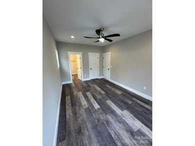 Newly built and quality construction in Black Mountain! Close to - photo 17