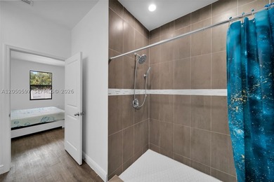 Beautifully maintained 3-bedroom, 2-bathroom single-family home - photo 22