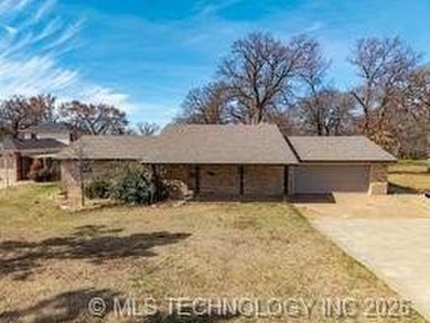 Lake Texoma Home For Sale in Kingston Oklahoma