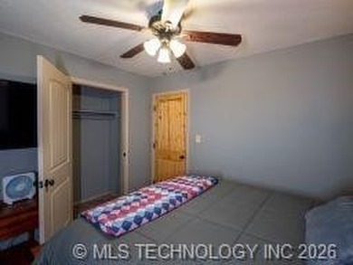 Located on the beautiful sandy beaches of Lake Texoma, this - photo 7