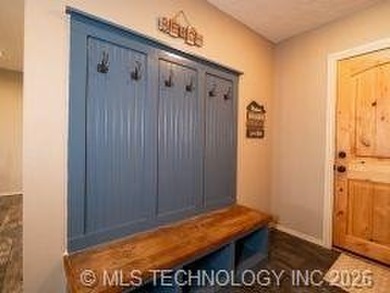 Located on the beautiful sandy beaches of Lake Texoma, this - photo 9