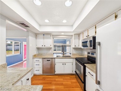 Welcome to this well-maintained 3-bedroom, 2-bathroom home with - photo 6