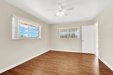 LOCATION, LOCATION, LOCATION! Located in the heart of Palm Beach - photo 12