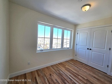 Newly built 3 bedrooms, 3 bathrooms house with lots of day - photo 12