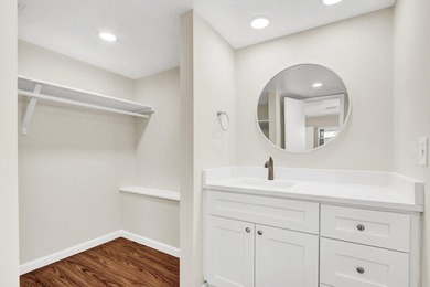 LOCATION, LOCATION, LOCATION! Located in the heart of Palm Beach - photo 14