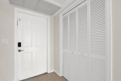 LOCATION, LOCATION, LOCATION! Located in the heart of Palm Beach - photo 22