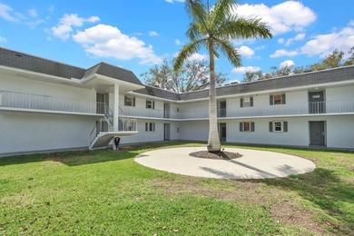 LOCATION, LOCATION, LOCATION! Located in the heart of Palm Beach - photo 23