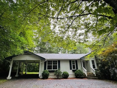 Lake Home For Sale in Highlands, North Carolina