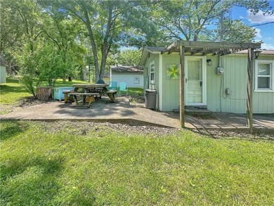 Lake of the Ozarks Home For Sale in Edwards Missouri