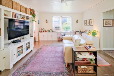 Step into this sun-filled one-bedroom in Beauchamp Gardens, a - photo 6
