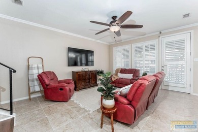 Beautiful 3-bedroom, 2.5-bath unfurnished townhome located in - photo 4