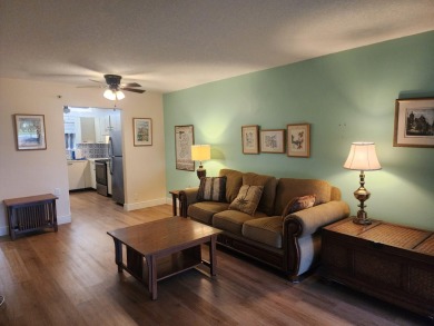 Lake Condo For Sale in Lake Worth, Florida