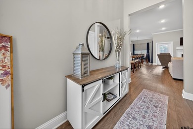 **Charming Modern Farmhouse Retreat in Chandler, TX** Discover - photo 4