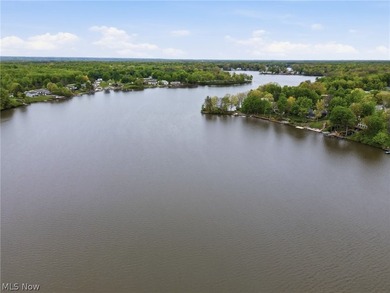 This cozy Lake front home with the warmth & charm of a private - photo 11