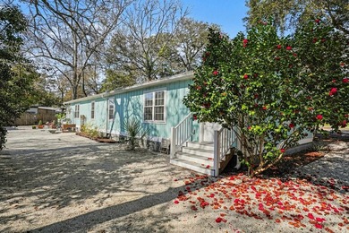 LOCATION, LOCATION!!! A MUST SEE, NO HOA!!!This is an income - photo 2