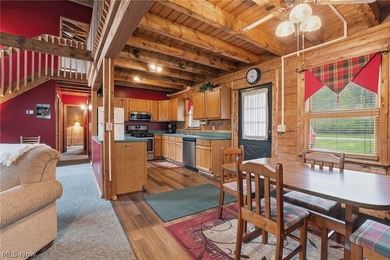 This cozy Lake front home with the warmth & charm of a private - photo 14