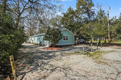 LOCATION, LOCATION!!! A MUST SEE, NO HOA!!!This is an income - photo 10