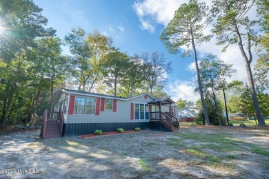 Freshly updated 3-bedroom, 2-bath home with new paint, new - photo 22