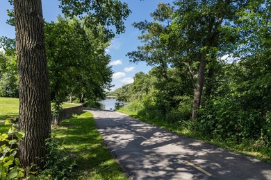 *** Beautifully updated third-floor end unit offering privacy - photo 25