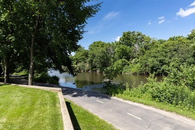 *** Beautifully updated third-floor end unit offering privacy - photo 26