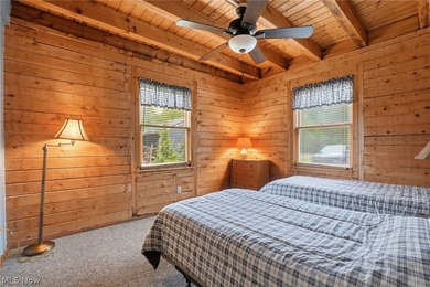 This cozy Lake front home with the warmth & charm of a private - photo 31